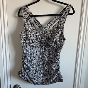 Elegant Black and White Spotted Women's Tank Top